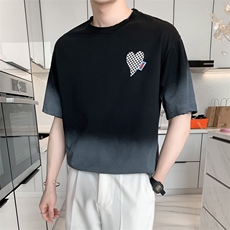 黑色