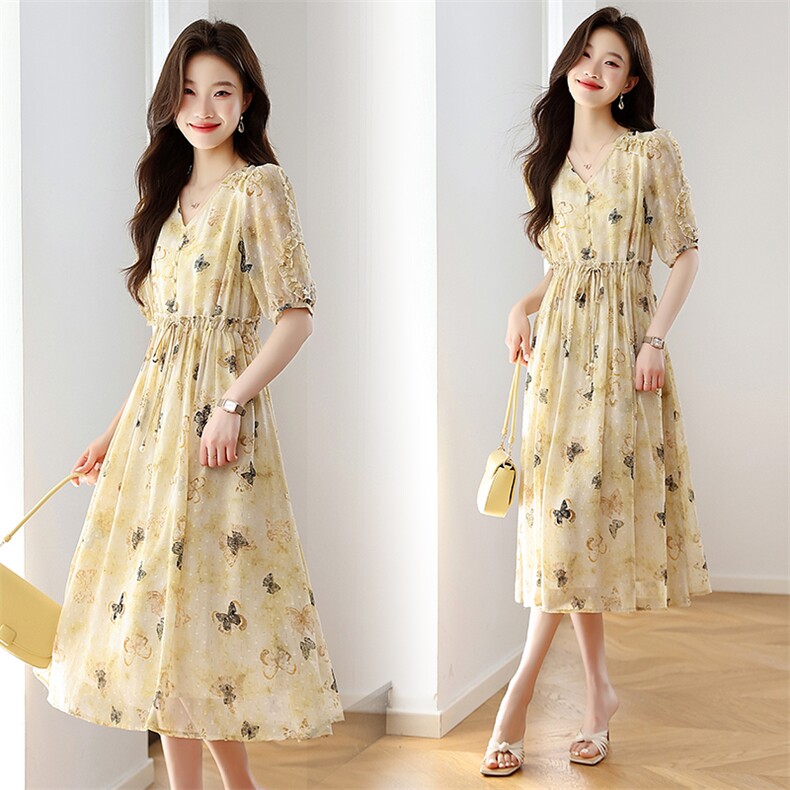 女2025夏季新款时尚气质显瘦遮肚洋气碎花连衣裙减龄今年流行爆款，女装连衣裙，星宇服饰