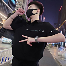 黑色