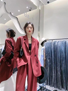 西装套装图片