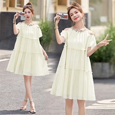 粉色露肩短袖挂脖连衣裙女夏季新款法式收腰显瘦度假长款雪纺裙子，女装连衣裙，贵人树