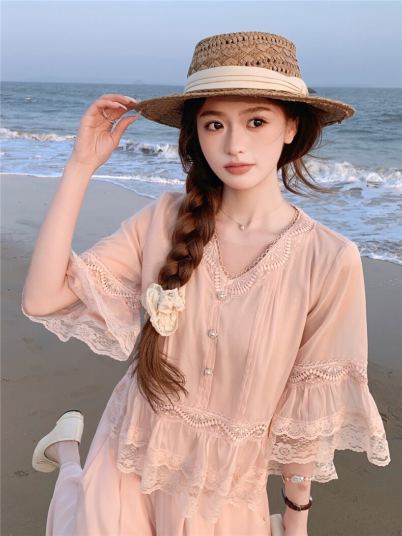 粉色洋气温柔套装女2026夏新款喇叭袖蕾丝拼接上衣阔腿裤裙两件套,女装套装/套裙,衣秀之家