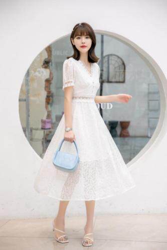 现货夏季新款蕾丝连衣裙，女装连衣裙，依美依缘