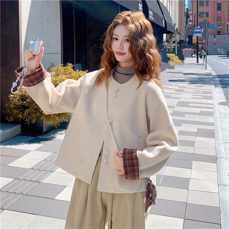 有货~带包包奶杏色圆领短款毛呢外套2C118-M858-P180控268图片