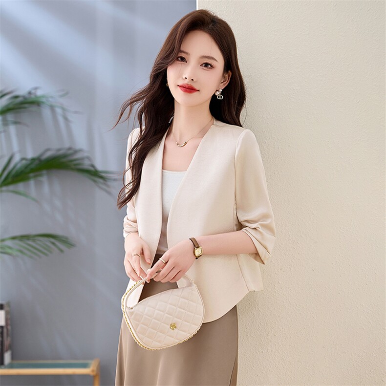 气质简约通勤微皱缎面七分袖无领外套2026春季新款女西装,女装短外套,恋慕依尚