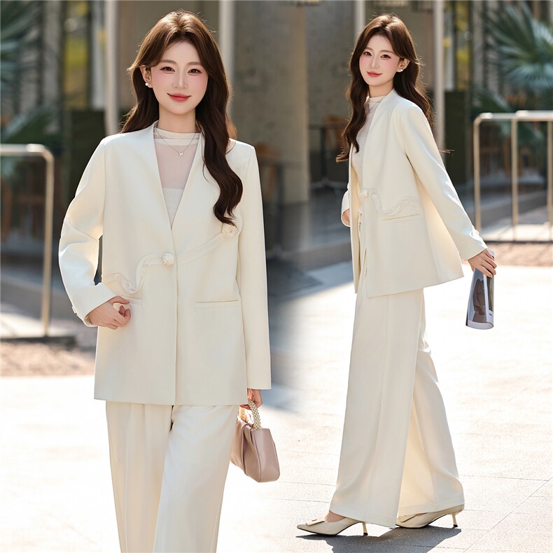 现货主推清新时尚优雅气质简洁减龄领口两侧对称口袋两件套套裤，女装套装/套裙，尚娜萱