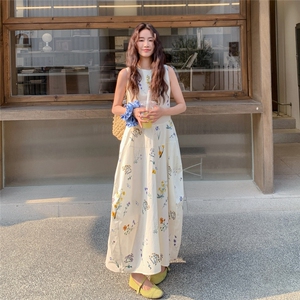 碎花无袖连衣裙女2025夏季新款法式绝美温柔风气质遮肉显瘦背心裙图片