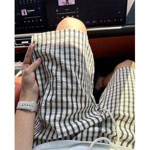 蓝色泡泡纱格子短裤男款夏外穿美式冰丝速干四分裤子休闲运动中裤图片