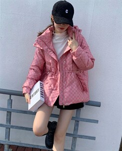 朵缇羽绒服图片