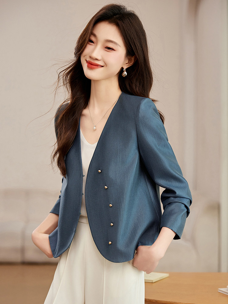短外套女2025新款高档人丝绸高级质感加里布时尚大气减龄女士上衣,女装短外套,恋慕依尚