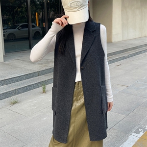 2025年秋季新款百搭女士带兜POLO领一粒扣中长款无袖大衣图片