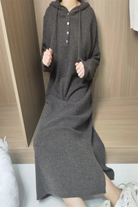 时尚宽松连帽大码长裙女装羊毛衫 显瘦百搭舒适保暖毛衣裙图片