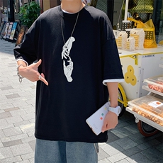 黑色