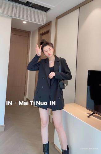 四粒扣西装，女装西装，麦缇诺