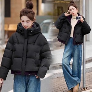 时尚撞色休闲连帽短款羽绒服女冬新款宽松加厚保暖白鸭绒外套图片