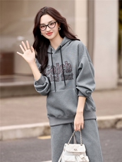 现货运动女2025春秋季新款休闲时尚减龄气质卫衣外套女装，商品下架区，韩然一族