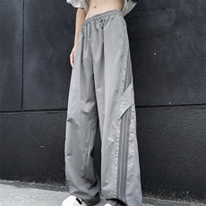 灰色