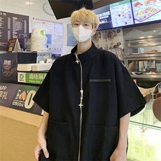 黑色