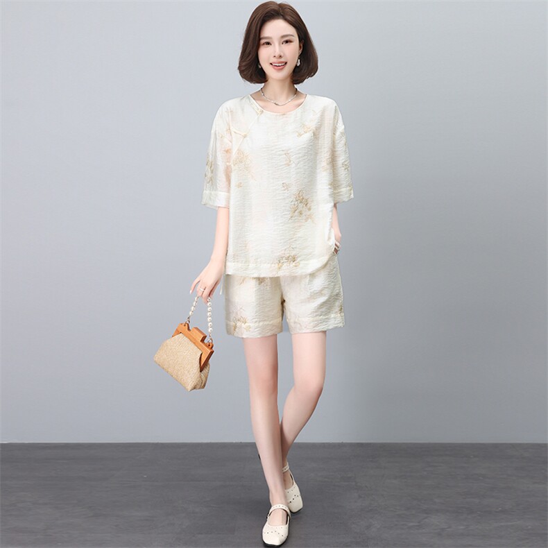 大码天丝短裤套装女夏季2025新款高级感洋气休闲新中式国风两件套,女装套装/套裙,希欧阁