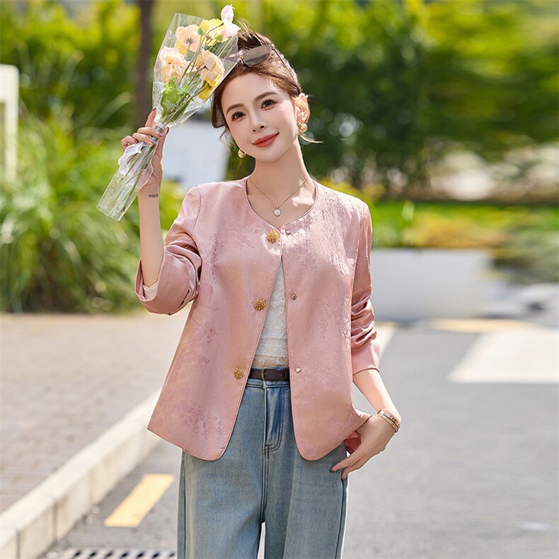 粉色新中式国风外套女短款2025春季新款圆领提花刺绣洋气减龄上衣,女装短外套,依万里