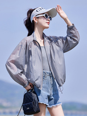 时尚蓝色短款女轻薄小外套夏季新款连帽旅行户外透气长袖薄短外套，女装防晒衣，靓衣阁