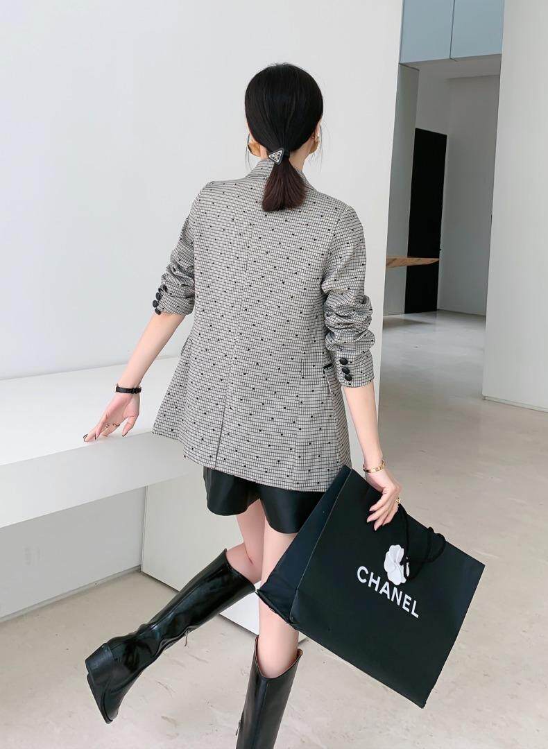 秋款小爱心西装，女装西装，千格万姿