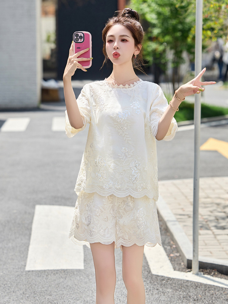 2025夏日穿搭一整套小个子气质显瘦高级感蕾丝刺绣短裤两件套装,女装套装/套裙,妙形