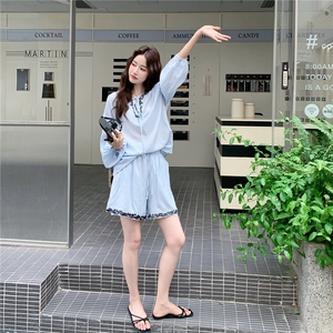 高腰显瘦浅蓝色防晒小衫短裤套装女夏2025新款洋气减龄轻薄两件套图片
