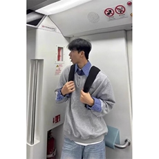 灰色