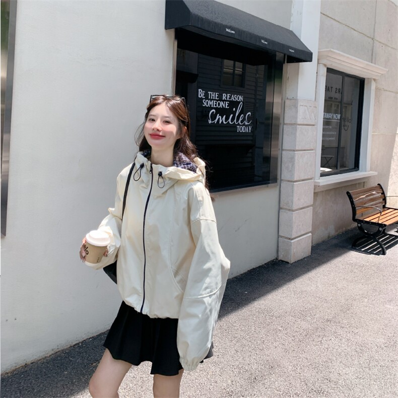 2025秋季新款超好看连帽休闲外套米白拼格子帽子外套P155K235,女装短外套,2D146