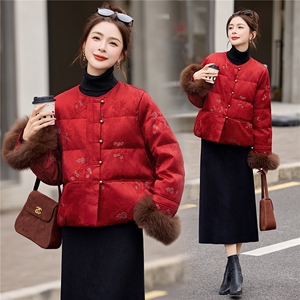现货。现货。2025年冬季短款刺绣真狐狸毛羽绒服图片