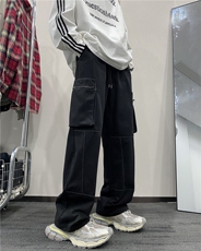 黑色