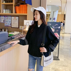 2024秋新款女装韩版宽松棒球服短外套女时尚简约黑色飞行员夹克图片