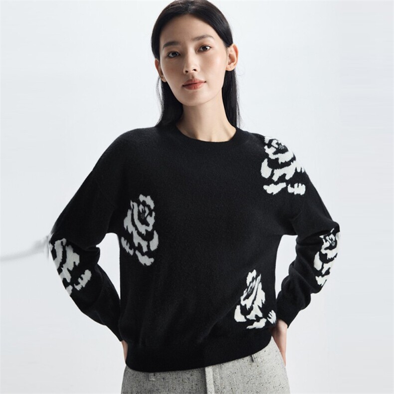 2025年秋季长袖圆领山茶花套头时尚百搭通勤休闲羊绒衫,女装羊绒衫,致织羊绒