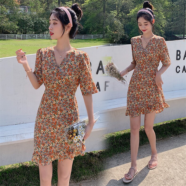 2021年夏季通勤V领中腰套头韩版碎花不规则连衣裙，女装连衣裙，辉之琳