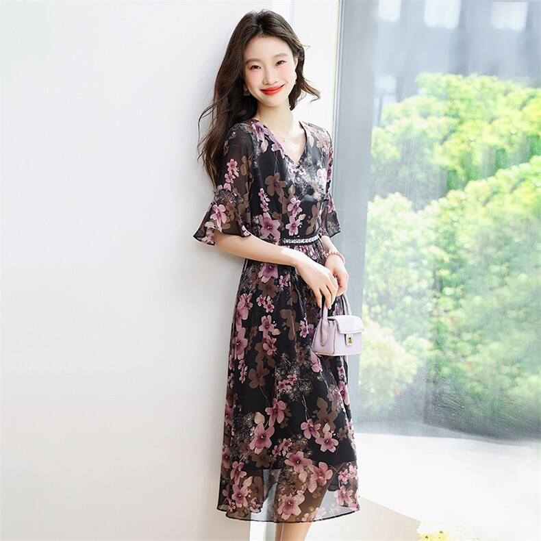 气质碎花雪纺连衣裙女中长款2025夏新款收腰显瘦洋气妈妈减龄裙子,女装连衣裙,星宇服饰