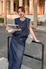 【现货】工装裙马甲两件套洋气运动装2009款P165K238，女装套装/套裙，2C316