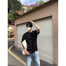 黑色