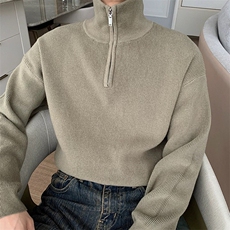 灰绿色