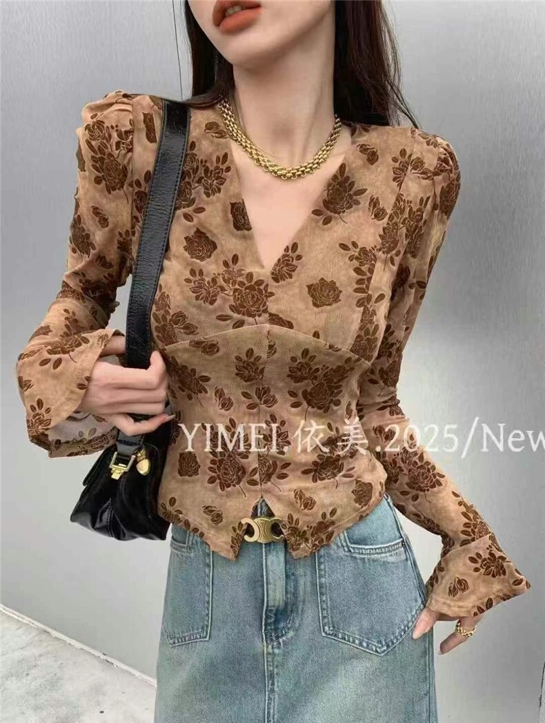 V领超弹显瘦复古植绒玫瑰提花喇叭袖打底衫,针织衫/毛衣,东正羊绒