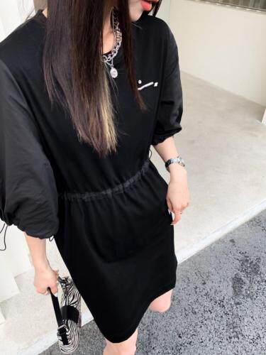 跑量字母T，女装，Queena PHoebe