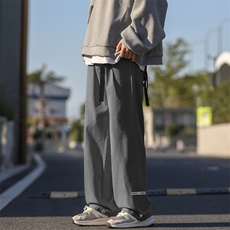深灰色