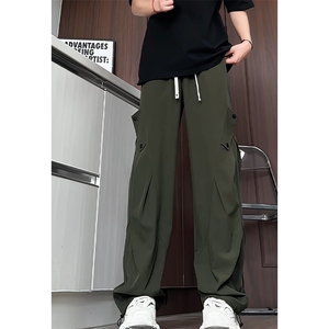 黑色褶皱解构速干冲锋裤男夏冰丝凉感伞兵工装裤户外运动阔腿裤子,儿童彩色裤子与上衣的搭配图片
