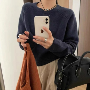 洋气小众穿搭短款羊毛加厚针织衫女士圆领宽松时尚内搭毛衣图片