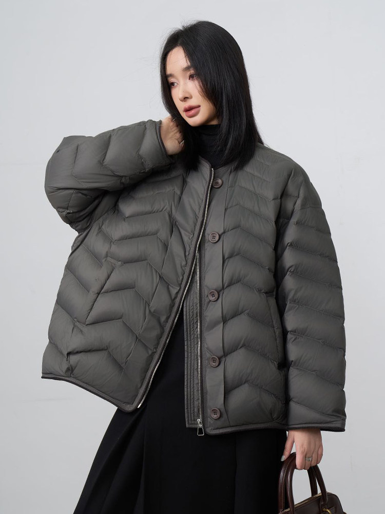 2025年冬季常规白鸭绒保暖休闲风90白鸭绒现货,女装羽绒服,阳光伊恋