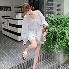 白色法式淡人松弛感蕾丝刺绣套装2025夏季轻薄V领衬衫短裤两件套，女装套装/套裙，维壹