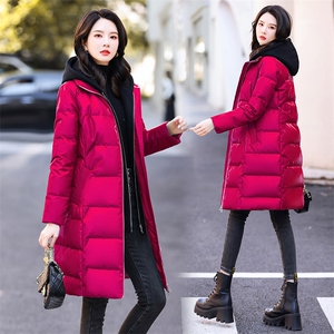 时尚亮面长款羽绒服女 修身显瘦保暖外套 90%白鸭绒填充 免洗易打理 冬季必备单品图片
