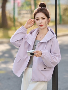 现货！现货12026年春秋新款时尚休闲风短款外套女图片