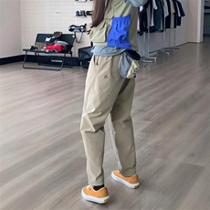 卡其色