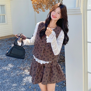小香风咖色碎花马甲蕾丝打底短裙套装女春秋2025新款小个子三件套图片
